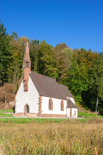 stock image Landscape with St Anne Chapel near Niederschlettenbach. Region Palatinate in state of Rhineland-Palatinate in Germany