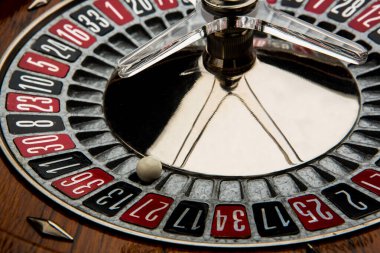 Ahşap Rulet 'in ayrıntıları