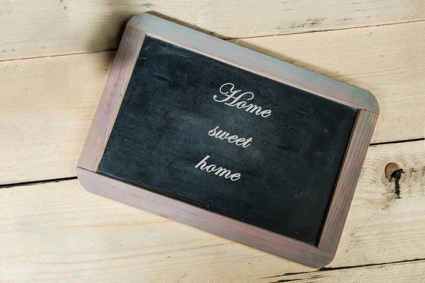 Schoolbord Houten Tafel Met Opschrift Home Sweet Home — Stockfoto