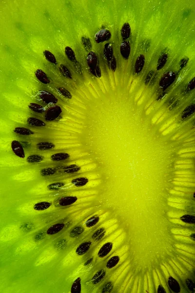 Makro Fotografie Kiwi Uvnitř Izolované Bílém Pozadí — Stock fotografie