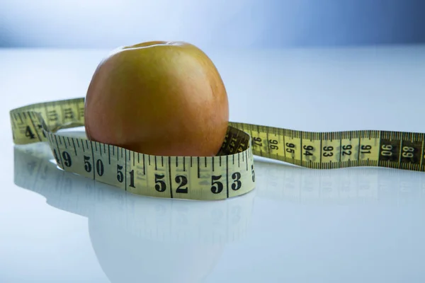 Apple Measuring Tape Diet Concept — Stock Photo, Image