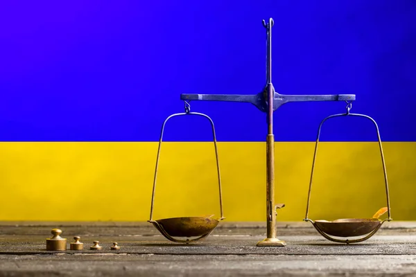 Equilíbrio Com Pesos Coloridos Ucrânia — Fotografia de Stock