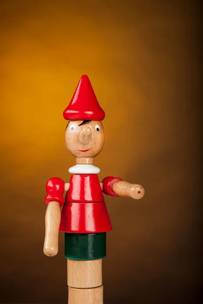 Pinocchio Lelu Pronssi Tausta — kuvapankkivalokuva