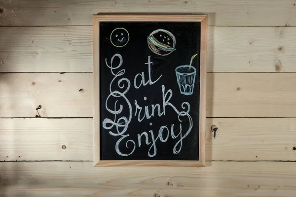 Chalkboard Com Inscrição Comer Bebida Agradável — Fotografia de Stock