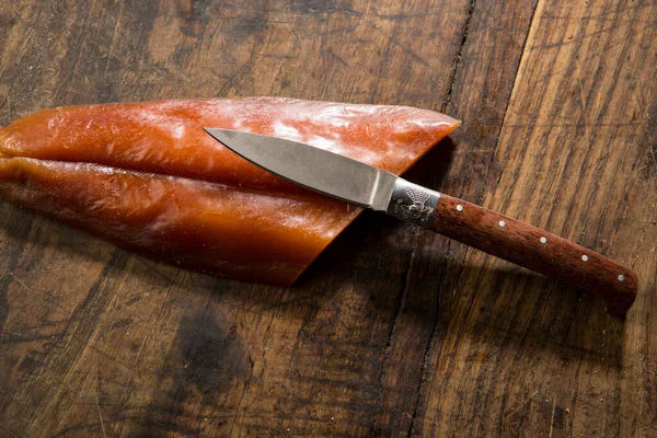 Bottarga Hagyományos Szardíniai Késsel Asztalon — Stock Fotó