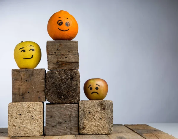 Плоды Эмоциями Деревянных Блоках — стоковое фото