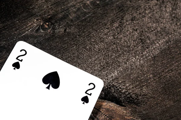 Karten Mit Poker Assen Isoliert Auf Dem Holztisch — Stockfoto