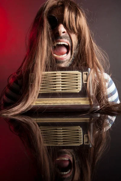 Homem Moda Com Uma Barba Copos — Fotografia de Stock