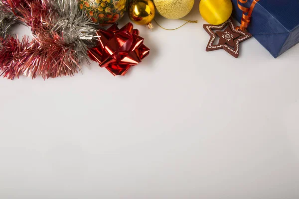 Arkaplanda Hediyeler Noel Ağacı Süslemeleri Balolar Olan Bir Noel Arkaplanı — Stok fotoğraf