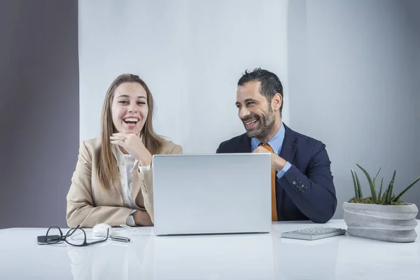 Pair Business Colleagues Happy Results Achieved Sitting Office Front Desk — Stock Photo, Image