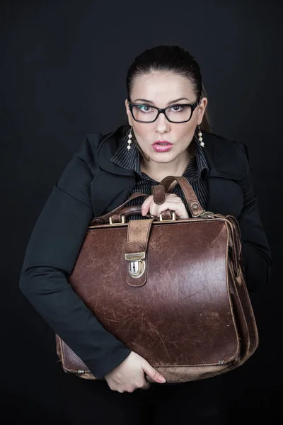 Mulher Negócios Loira Com Óculos Vestida Terno Negócios Preto Tem — Fotografia de Stock