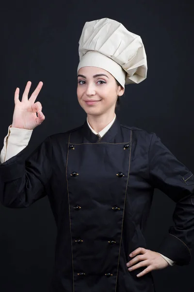 Cozinhe Com Chapéu Chef Faz Com Mãos Isolado Fundo Preto — Fotografia de Stock