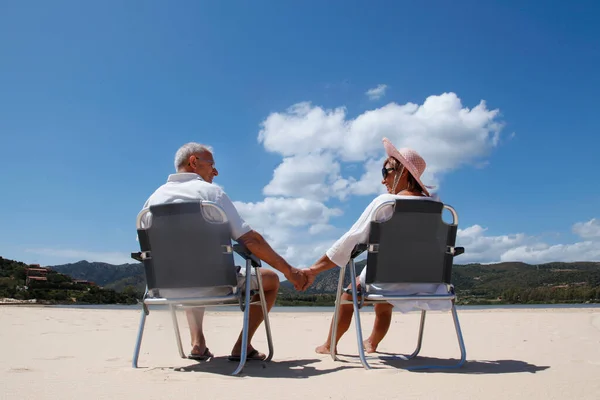 Happy Mature Couple Sitting Deckchairs Sea — Stock Photo, Image