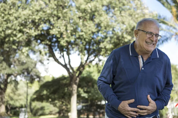 Älterer Mann Sportkleidung Hält Sich Beim Laufen Park Vor Plötzlichen — Stockfoto