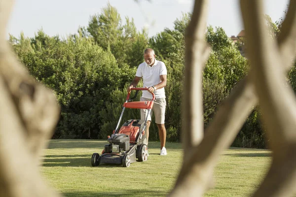 Casual Dressed Man White Polo Shirt Shorts Cuts Grass Home — Stock Photo, Image