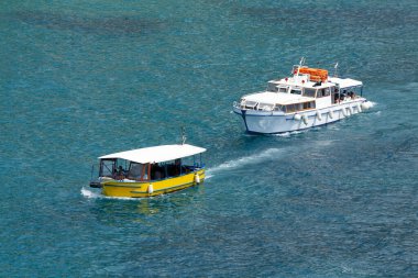 Denizdeki tekne, çimento, Yunan 