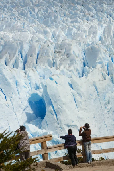 パタゴニアの氷河のトレッキングツアー — ストック写真