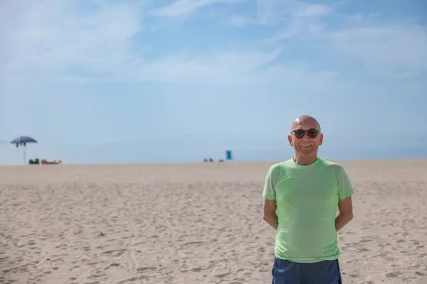 Старший Мужчина Пляже — стоковое фото