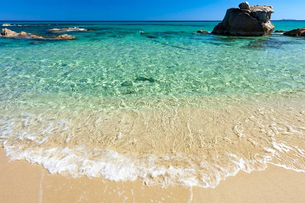 Όμορφη Παραλία Κύματα Νερού Και Άμμο — Φωτογραφία Αρχείου