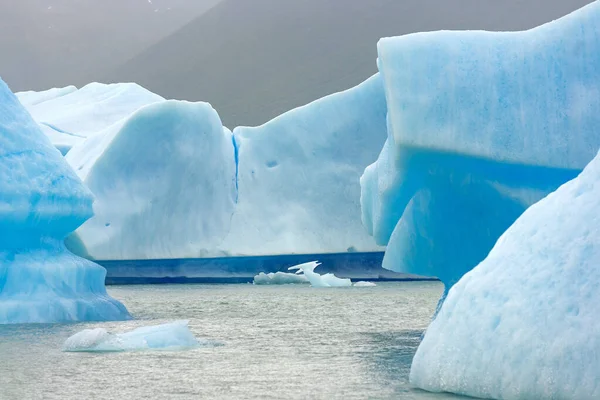 Iceberg Tra Ghiacciai Della Patagonia Argentina — Foto Stock