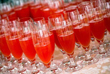 Masada bir kadeh şampanya.. 