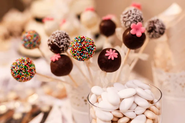 Çikolata Tatlı Tatlı Renkli Şekerler — Stok fotoğraf