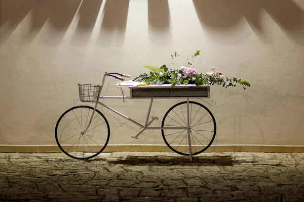 Rower Kwiatem — Zdjęcie stockowe