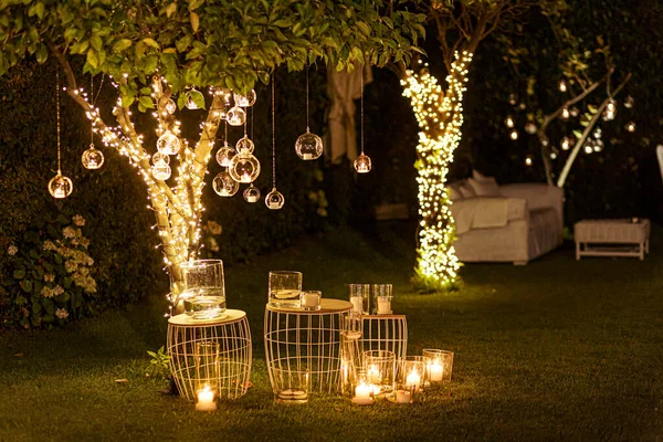 Dekorierte Hochzeitslocation Einem Schönen Garten — Stockfoto