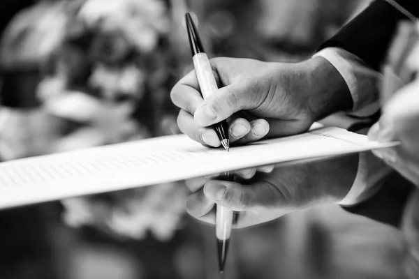 Oczyszczenie Podpisanie Licencji Małżeństwa Lub Ślubu Umowy — Zdjęcie stockowe