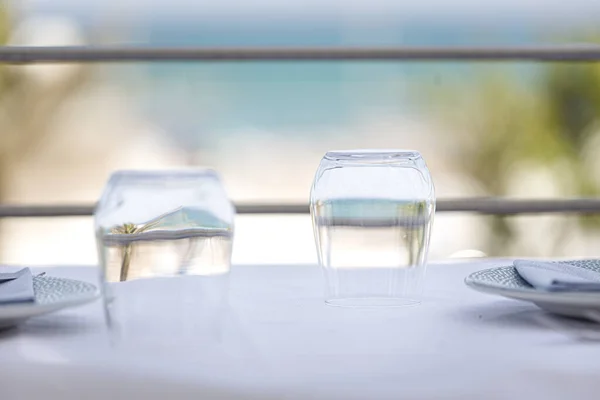 Leere Gläser Auf Dem Tisch Restaurant — Stockfoto