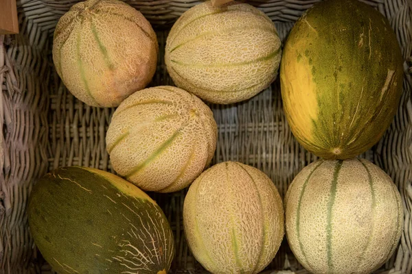 Melones Una Canasta —  Fotos de Stock