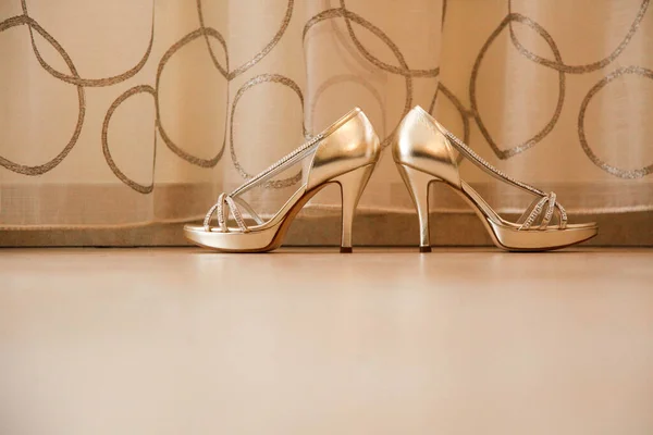 Элегантная Свадебная Обувь Полу — стоковое фото