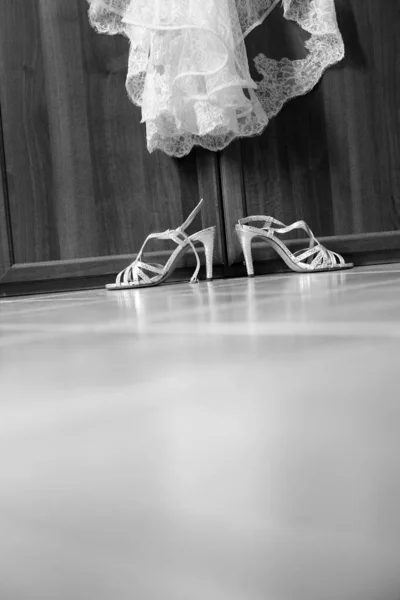 Sapatos Casamento Para Noiva Véu Quarto Preto Branco — Fotografia de Stock