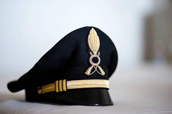 Askeri Şapkanın Kapağını Kapat — Stok fotoğraf
