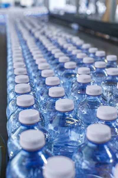 Água Uma Garrafa Plástico — Fotografia de Stock