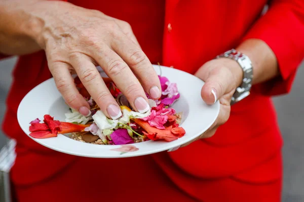 Woman Holding Plate Petals Wedding Day — Stock Photo, Image