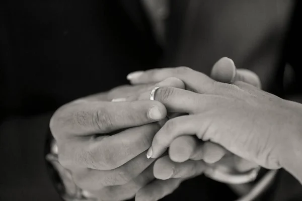 Anéis Casamento Mão Homem — Fotografia de Stock