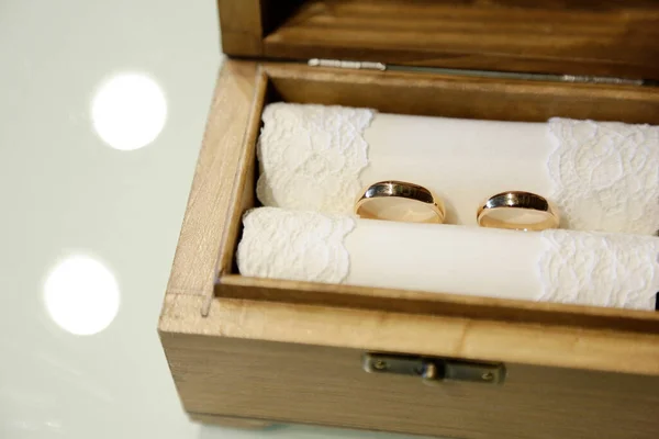 Wedding Rings Wooden Box — Stock Photo, Image