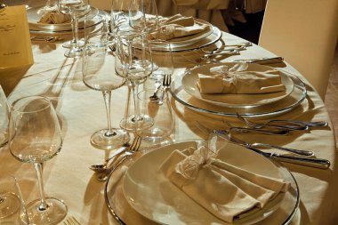 restoranda servis tablo 