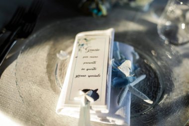 Düğün için sehpanın manzarasını kapat 