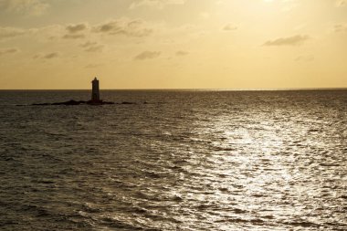 denizde güzel gün batımı 