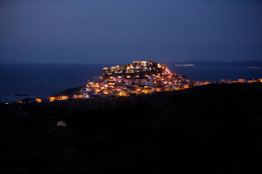 Şehrin güzel gece manzarası 