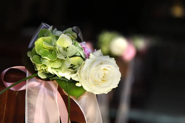 美しい結婚式の花の装飾のクローズアップビュー — ストック写真