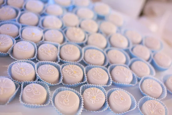 Caramelos Chocolate Blanco Azul —  Fotos de Stock