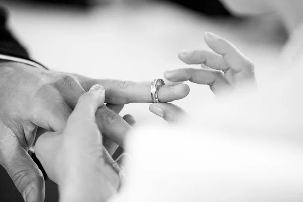 Close Bride Putting Ring Groom Finger — стоковое фото