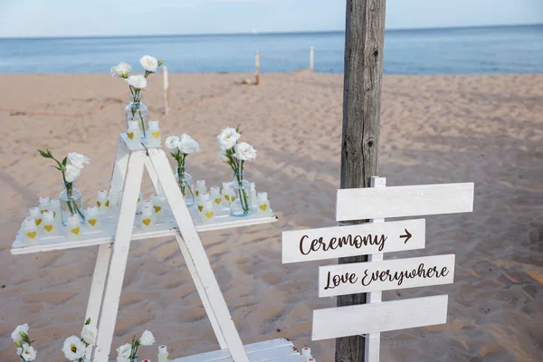 Cerimonia Nuziale Con Bel Arredamento Una Spiaggia — Foto Stock