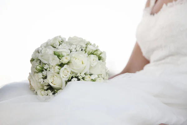 Vágott Lövés Menyasszony Kezében Gyönyörű Esküvői Csokor — Stock Fotó