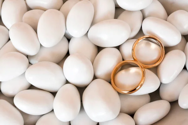 Close View Golden Wedding Rings White Stones — Stock Photo, Image