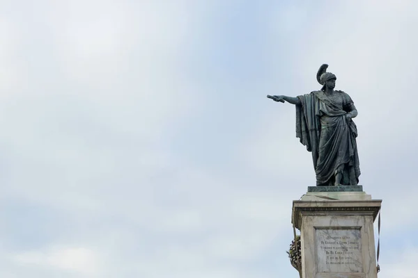 Statue Blue Cloudy Sky — Stock Photo, Image