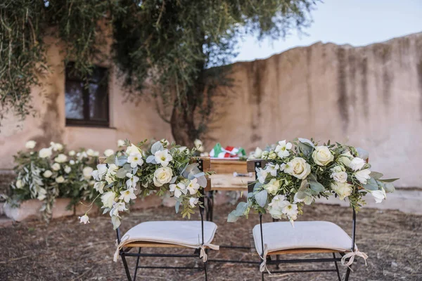庭での美しい結婚式 — ストック写真